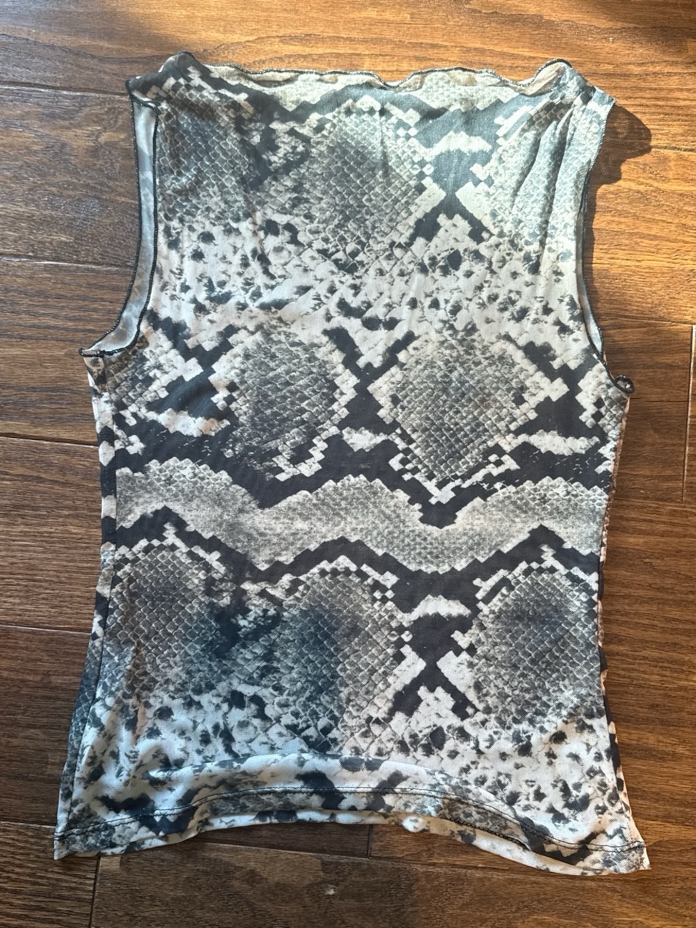 Missguided + Black and White Snake-Print Sleeveless Top